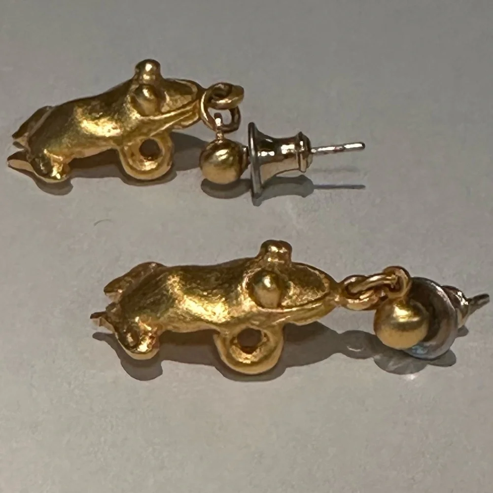 Museum Company Frog Necklace and Earring Set - Picture 2 of 7